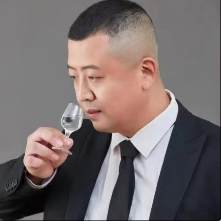 ​段云飞